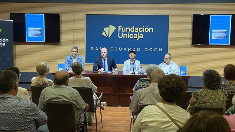 Rafael Ramón Arroyo Nadales recibe el I Premio de Novela Antinóo por la Diversidad